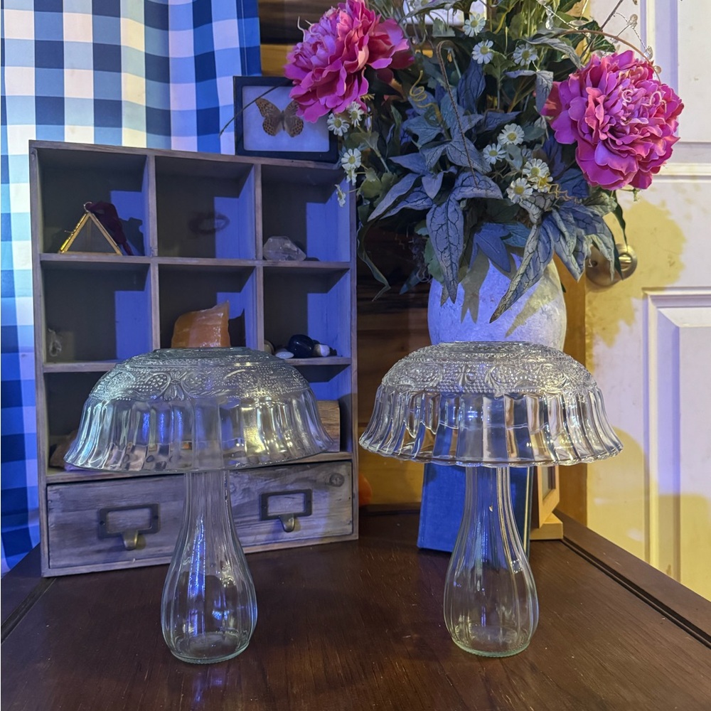 Elegant Clear Glass Mushroom Lamps